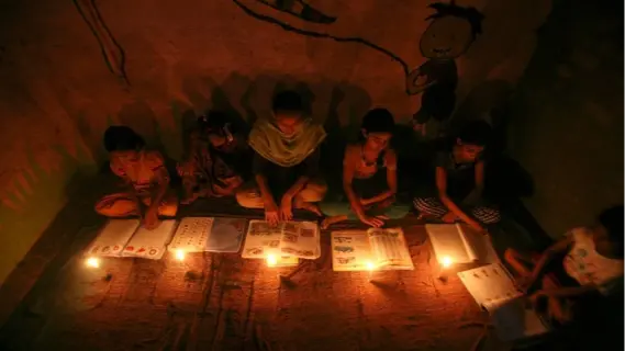 انقطاع الكهرباء عن 15 منطقة في بنها للصيانة يوم السبت المقبل