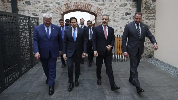 Brief Russia-Ukraine Talks Conclude Without Ceasefire Agreement