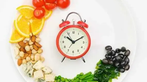 أطباء: الصيام المتقطع يعزز حرق الدهون ويحسّن الصحة بشرط الالتزام المدروس