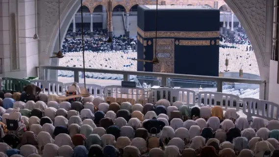 مواقيت الصلاة اليوم الجمعة 23 مايو 2025 في الوطن العربي