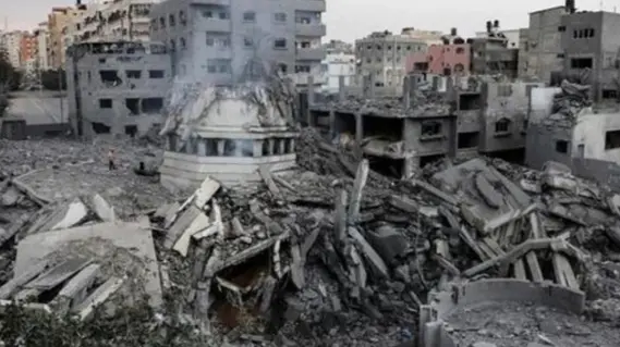 قصف مدفعي عنيف على بلدة القرارة شمال خان يونس