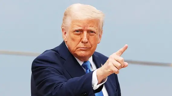 ترامب: بوتين وزيلينسكي عنيدان وروسيا "أكذوبة" انكشفت