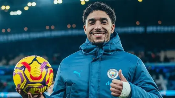 عمر مرموش يتألق بفوزه بجائزة أفضل هدف في الدوري الإنجليزي