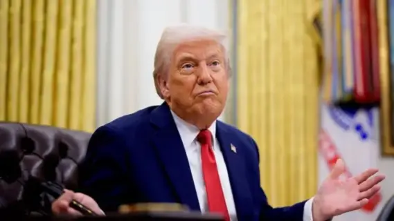 ترامب ينتقد الاحتياطي الفيدرالي ويطالب بخفض فوري للفائدة