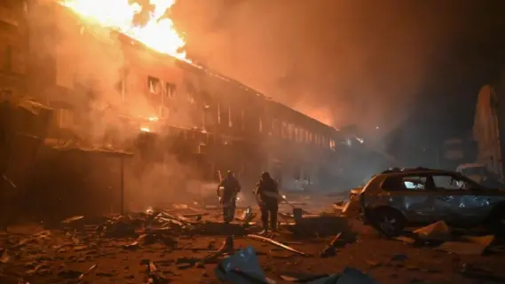 هجوم ليلي عنيف على خاركيف وسط تصعيد الصراع الروسي الأوكراني