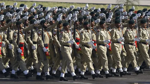 باكستان ترفع ميزانية الدفاع بنسبة 20% بعد توتر مع الهند