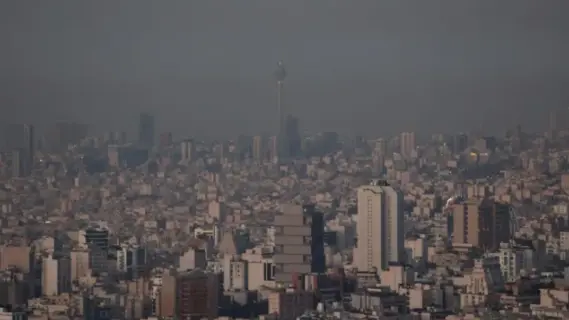 خبير قانوني يحذر من تداعيات دولية لكارثة الهجوم الإسرائيلي على إيران