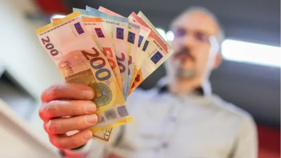 اقتصاد منطقة اليورو يسجل استقرارًا رغم غياب نمو واضح