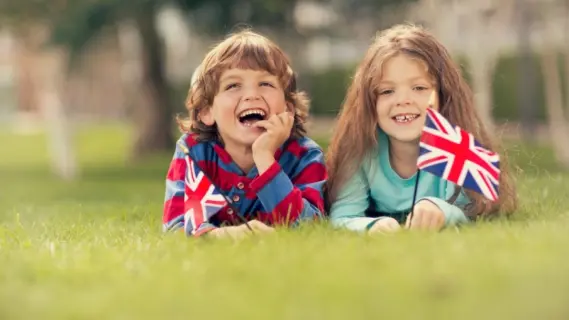 بريطانيا تحث المواطنين على زيادة الإنجاب لمواجهة انخفاض المواليد