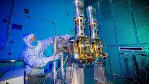 فقدان قمر صناعي مموّل من جيف بيزوس في الفضاء