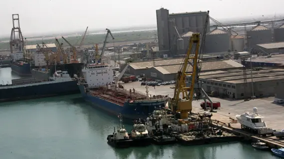 هيئة بريطانية: هجوم على سفينة غرب الحديدة باليمن