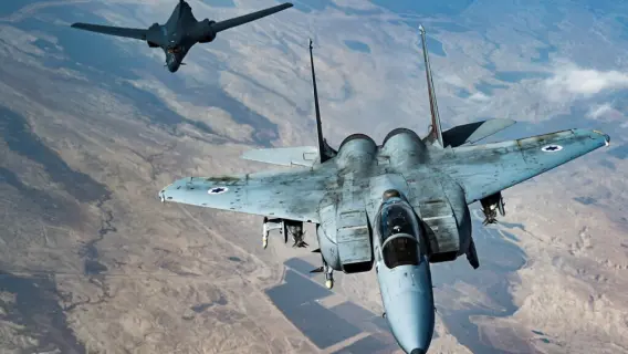 إسرائيل تعلن بدء الهجوم الجوي على ميناء الحديدة في اليمن