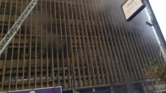 جهود مكثفة لإخماد حريق في سنترال رمسيس