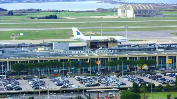 إغلاق مطار مرسيليا بسبب حريق غابات في جنوب فرنسا
