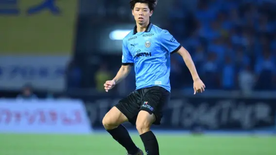 توتنهام يعلن التعاقد مع كوتا تاكاي من اليابان