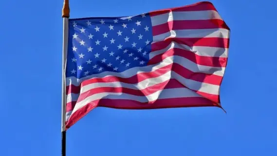 اكتشاف هيكل غامض تحت بحيرة ميشيغان قد يعيد كتابة تاريخ أمريكا القديمة