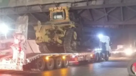 انهيار جزئي لكوبري طوخ بمصر بعد اصطدام شاحنة ثقيلة