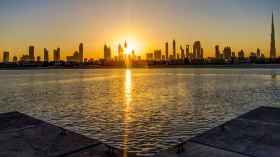 طقس الإمارات يوم السبت: صحو مع غيوم جزئية وأمطار محتملة