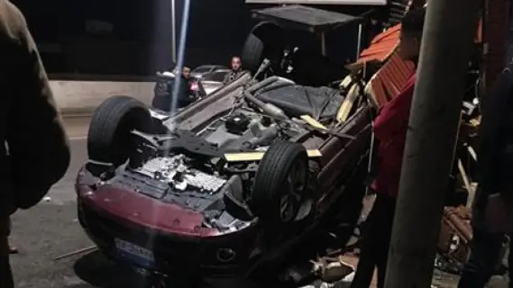 مصرع شاب مصري في انقلاب سيارة على طريق الفيوم القاهرة الصحراوي