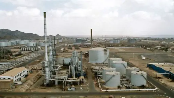 اليمن في طريقه لإعادة تشغيل مصافي عدن بعد توقف لعقد من الزمن