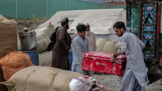 الأمم المتحدة: طالبان تنتهك حقوق العائدين الأفغان من إيران وباكستان