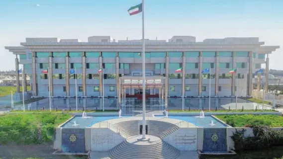 الداخلية الكويتية تفكك شبكة تضم 52 متهماً لتصنيع الخمور