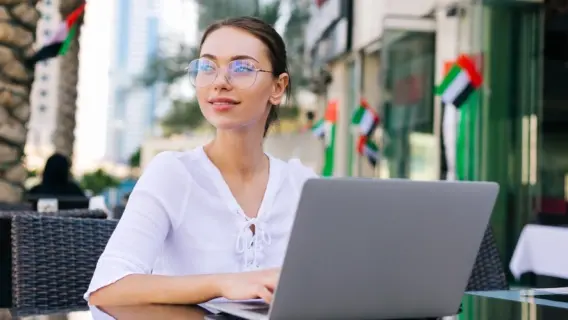 الإمارات تشرع قانون الإعلام الجديد ليشمل مؤثري التواصل الاجتماعي