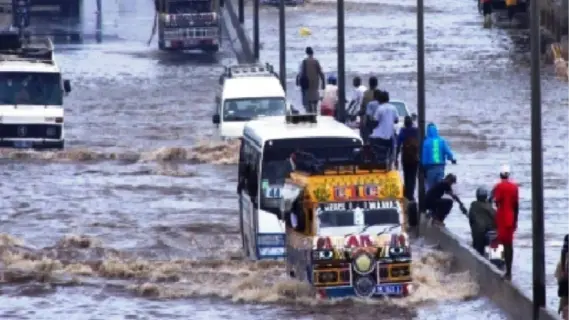 الأمطار الموسمية في باكستان تتسبب بوفاة وإصابة المئات