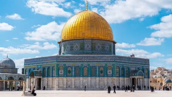 أربعون ألف فلسطيني يصلون الجمعة في المسجد الأقصى رغم القيود