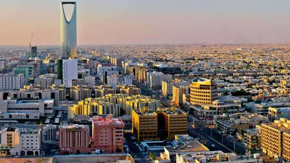 انخفاض أسعار العقارات بالرياض: ما وراء هذا التراجع؟