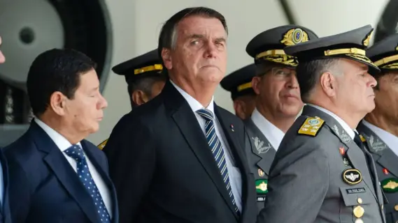 القضاء البرازيلي يضع الرئيس السابق بولسونارو قيد الإقامة الجبرية