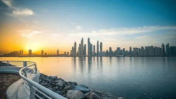 UAE Weather: Clear to Partly Cloudy Conditions Expected Tomorrow