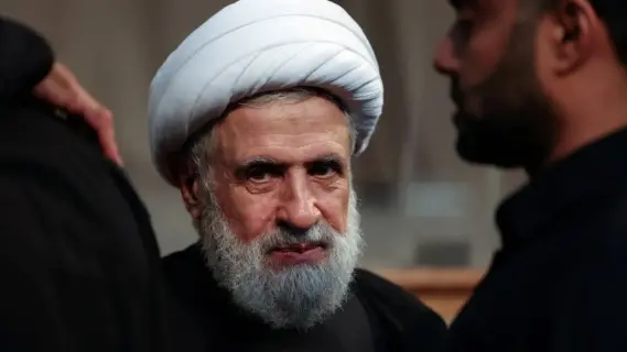 نعيم قاسم ينتقد الحكومة ويشكر دعم إيران