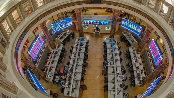 استقرار محدود في البورصة المصرية: تباين أداء المؤشرات