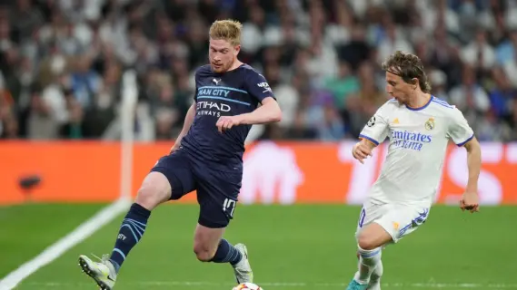 مودريتش ودي بروين يسرقان الأضواء في الدوري الإيطالي