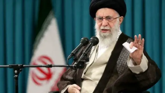 خامنئي يؤكد صمود الشعب الإيراني أمام الحرب ويحث على الوحدة الوطنية