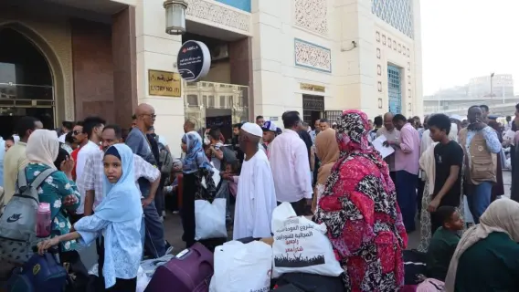 القطار التاسع يغادر القاهرة وعلى متنه مئات السودانيين العائدين إلى بلادهم (صور)