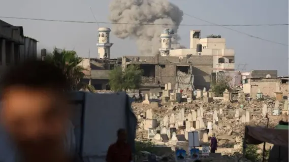 غزة بين القصف والمجاعة.. تصعيد الاحتلال يحوّل الأزمة إلى كارثة إنسانية