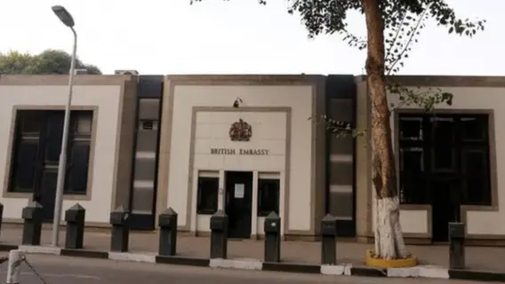 بعد إزالة الحواجز الأمنية.. السفارة البريطانية بالقاهرة تعلن إغلاق مبناها الرئيسى مؤقتًا