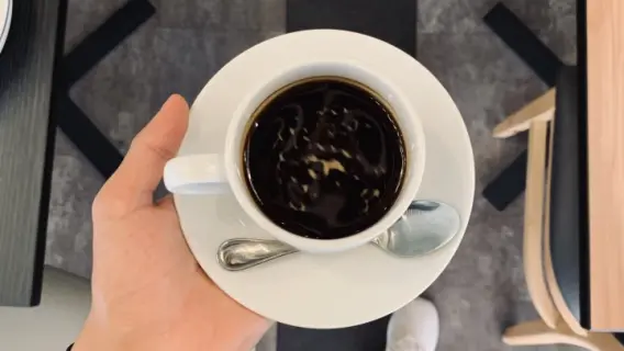 آثار شرب القهوة على معدة فارغة