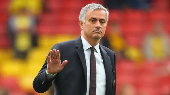 جوزيه مورينيو يعود لتدريب بنفيكا بعد غياب طويل