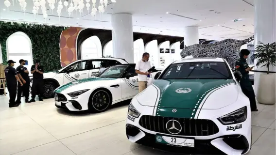 Dubai Police Expands Tourism Patrol with New Mercedes-Benz Cars