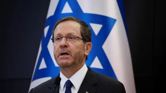 الرئيس الإسرائيلي يدرس عفوًا محتملاً عن نتنياهو في قضايا الفساد