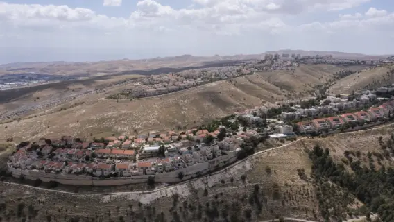 بريطانيا تدعو إسرائيل لوقف بناء المستوطنات في الضفة