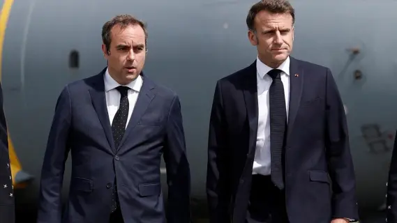 ماكرون يمنح ليكورنو مهلة أخيرة لتشكيل حكومة قادرة على الحوار مع اليسار