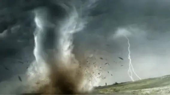 عواصف عاتية تضرب أوروبا وتؤدي إلى اضطرابات في حركة النقل