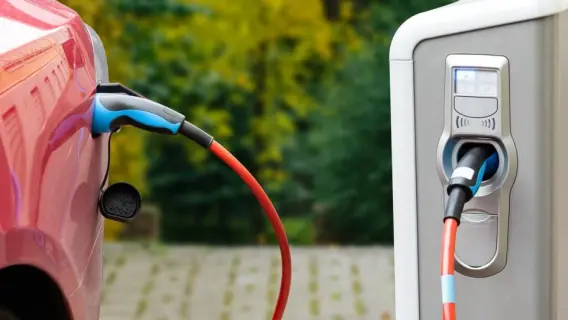 ابتكار فرنسي يحدث ثورة في شحن السيارات الكهربائية