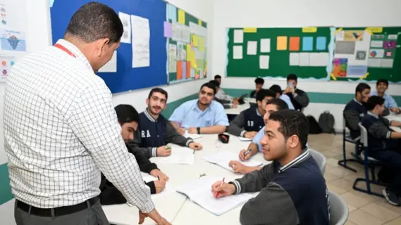 التربية والتعليم الإماراتية تعتمد آلية إلكترونية جديدة لدفع رسوم الطلبة المقيمين