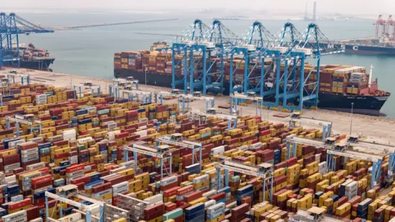 ميناء خليفة يتقدم للمركز 39 في قائمة لويدز لأفضل موانئ العالم