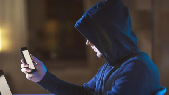 شرطة دبي تواجه تحديات اختراق الأجهزة المحمولة بحزم